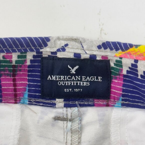 American Eagle Outfitters Women’s Size 2 Aztec Print Stretch Midi Shorts NEW - Picture 4 of 13